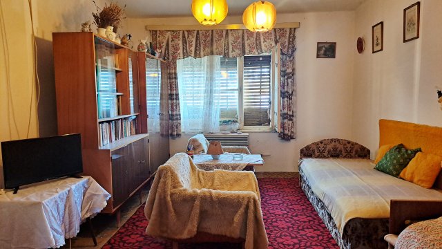 Eladó családi ház, Abában 22 M Ft, 2 szobás