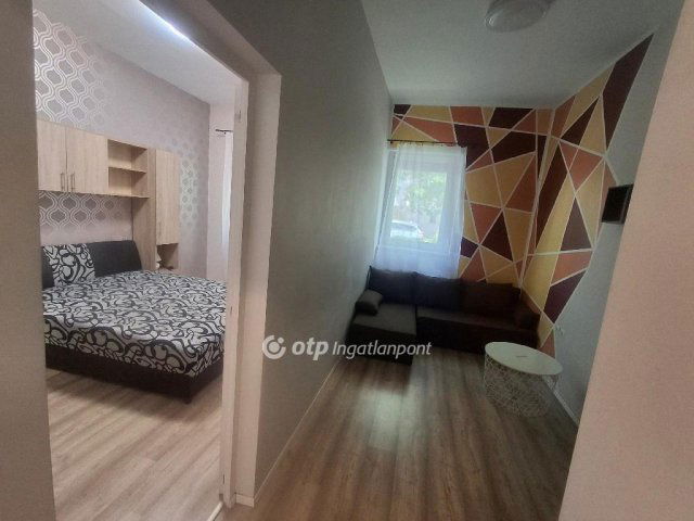 Eladó ikerház, Budapesten, III. kerületben 90 M Ft, 3 szobás