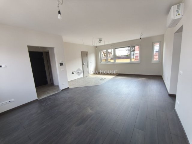 Eladó téglalakás, Kecskeméten 95.3 M Ft, 3 szobás