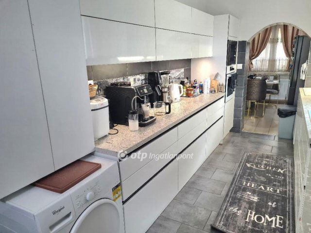 Eladó családi ház, Érden 119.9 M Ft, 4+1 szobás