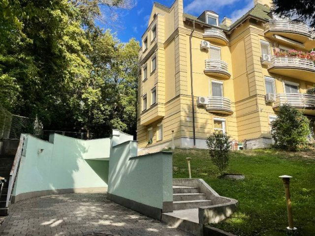 Eladó téglalakás, Budapesten, XI. kerületben 142 M Ft, 3 szobás