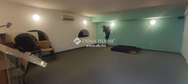 Eladó ipari ingatlan, Budapesten, VII. kerületben 350 M Ft