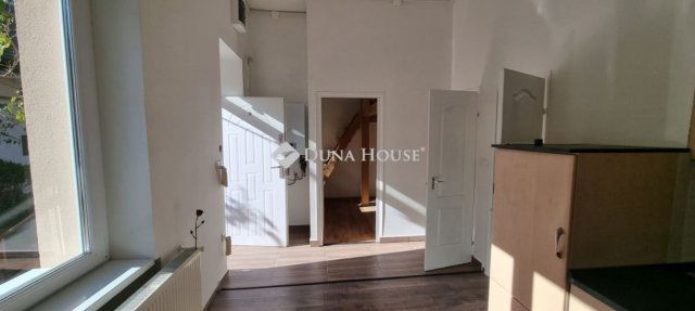 Eladó téglalakás, Pécsett 55 M Ft, 2 szobás