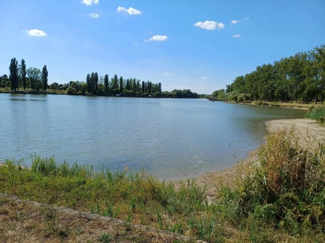 Eladó családi ház, Dányon 25.5 M Ft, 2+1 szobás