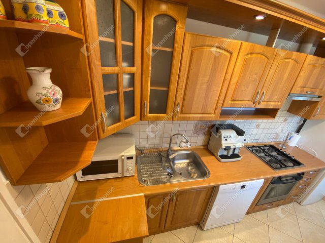 Eladó téglalakás, Debrecenben 85 M Ft, 3 szobás