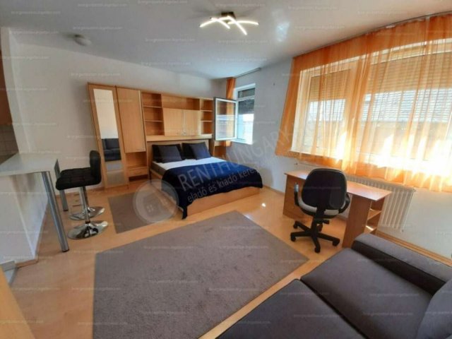 Kiadó téglalakás, albérlet, VIII. kerületben, Nap utcában