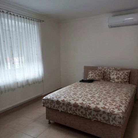 Eladó téglalakás, Tiszakécskén 31 M Ft, 2 szobás