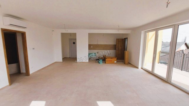 Eladó téglalakás, Pilisvörösváron 135 M Ft, 4 szobás