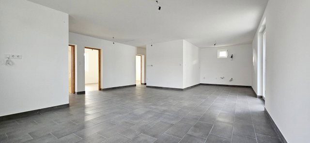 Eladó ikerház, Kakucson 89.9 M Ft, 4 szobás