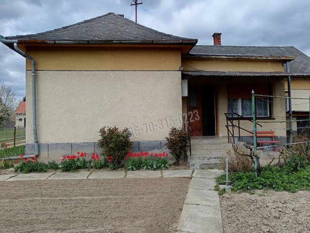 Eladó családi ház, Csesztregen 20.5 M Ft, 3 szobás