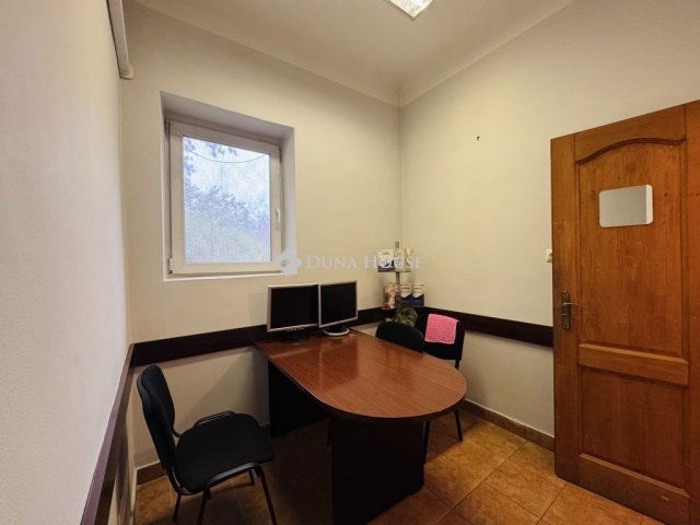 Kiadó üzlethelyiség, Budapesten, XI. kerületben 260 E Ft / hó