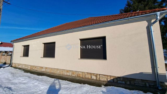 Eladó családi ház, Töttösön 55.9 M Ft, 4 szobás