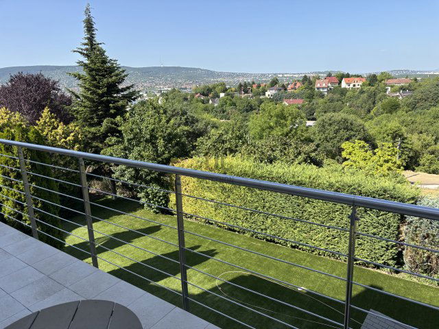 Eladó családi ház, Budaörsön 359 M Ft, 6 szobás