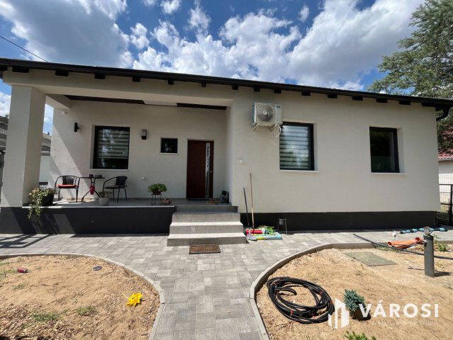 Eladó családi ház, Galgahévízen 70 M Ft, 5 szobás