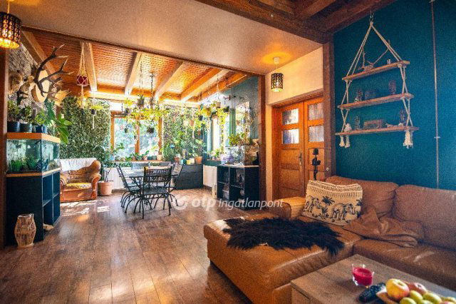 Eladó családi ház, Fóton 174.9 M Ft, 6 szobás