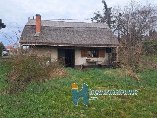 Eladó családi ház, Alsópáhokon 22 M Ft, 1 szobás