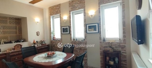Eladó téglalakás, Tápiószecsőn 65 M Ft, 1+2 szobás
