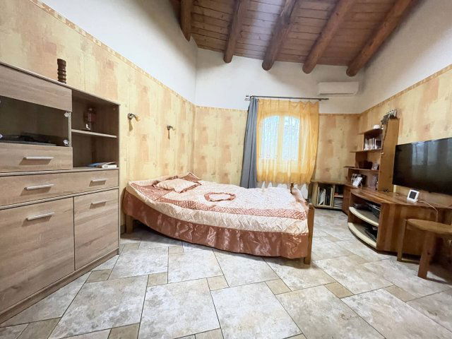 Eladó családi ház, Délegyházán 186 M Ft, 7 szobás