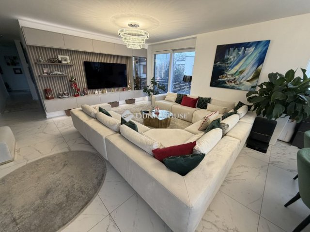 Eladó téglalakás, XV. kerületben, Szántóföld utcában