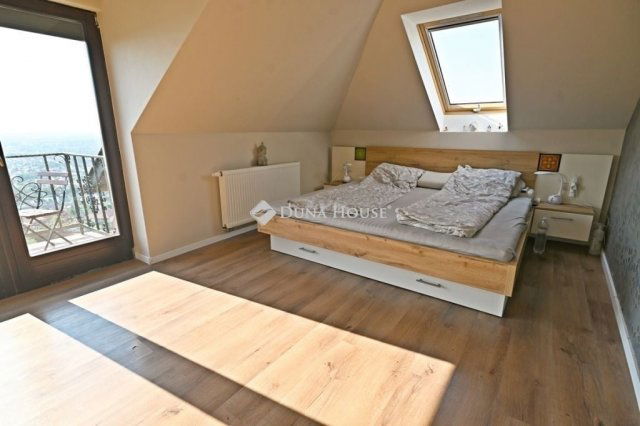 Eladó ikerház, Pécsett 179 M Ft, 4 szobás / költözzbe.hu