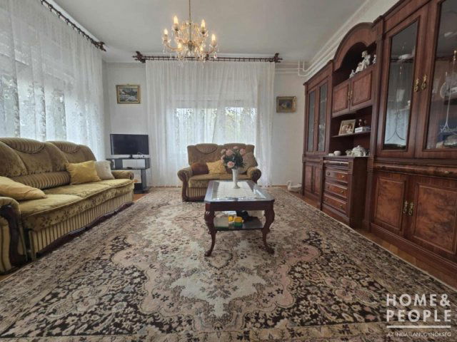 Eladó családi ház, Újszentivánon 75 M Ft, 4 szobás