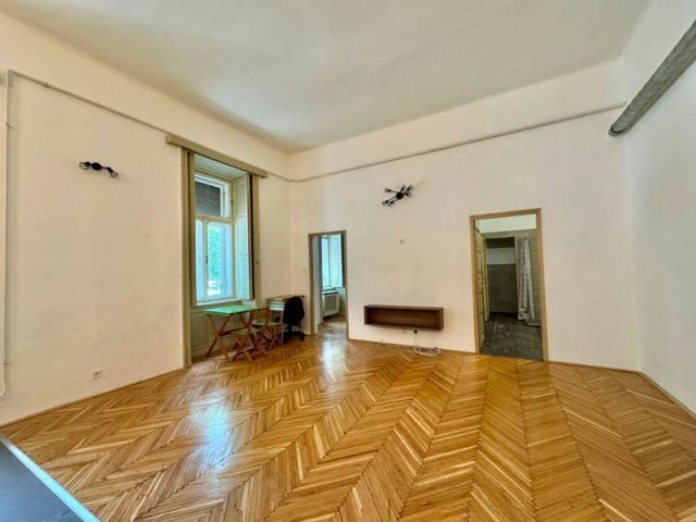 Kiadó téglalakás, albérlet, Pécsett 200 E Ft / hó, 2 szobás