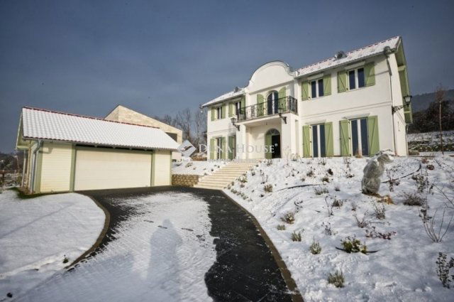 Eladó családi ház, Pilisborosjenőn 295 M Ft, 5 szobás