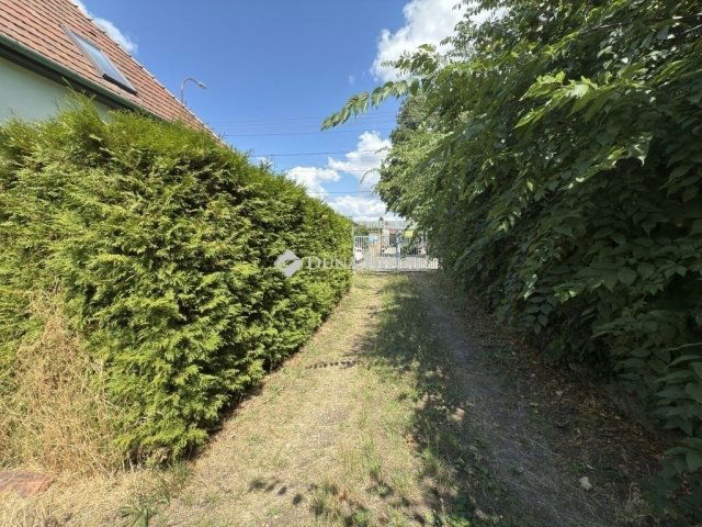 Eladó családi ház, Budapesten, XVI. kerületben 109.9 M Ft