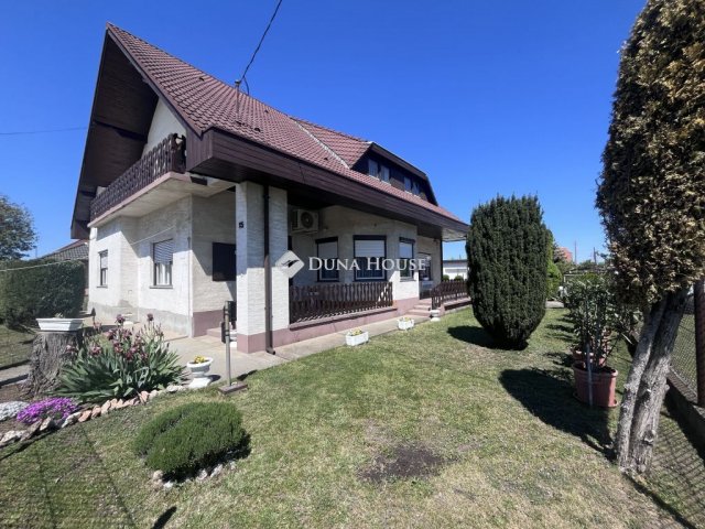 Eladó családi ház, Ercsiben, Ady Endre utcában 126 M Ft