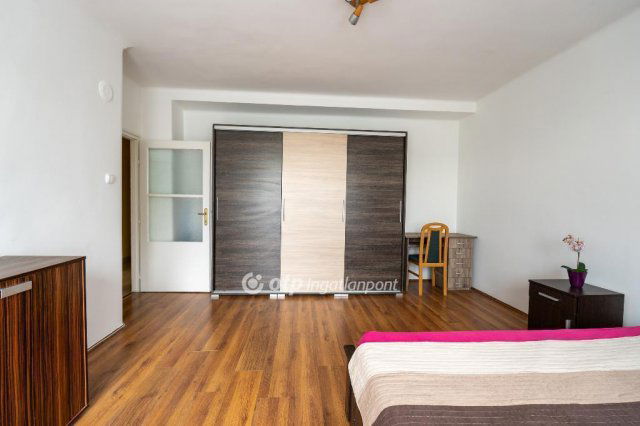 Eladó téglalakás, Budapesten, II. kerületben 74.9 M Ft, 1 szobás