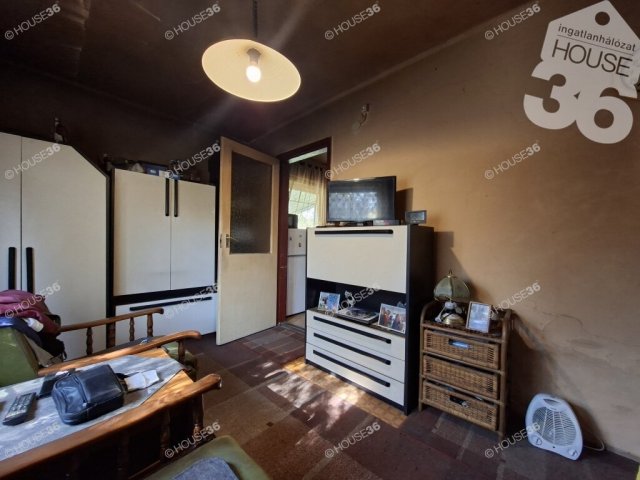 Eladó családi ház, Kiskunfélegyházán 14.9 M Ft, 1 szobás