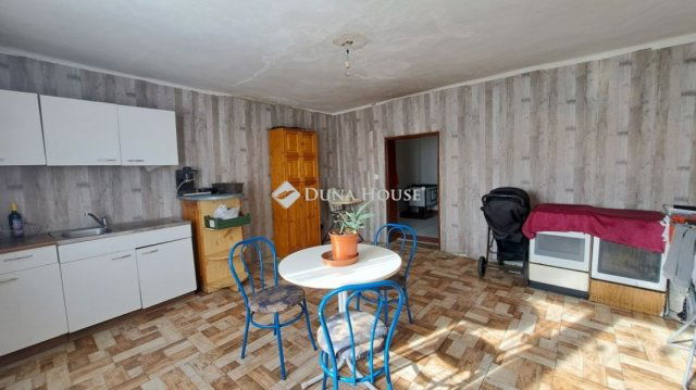 Eladó családi ház, Beremenden 10.9 M Ft, 5 szobás