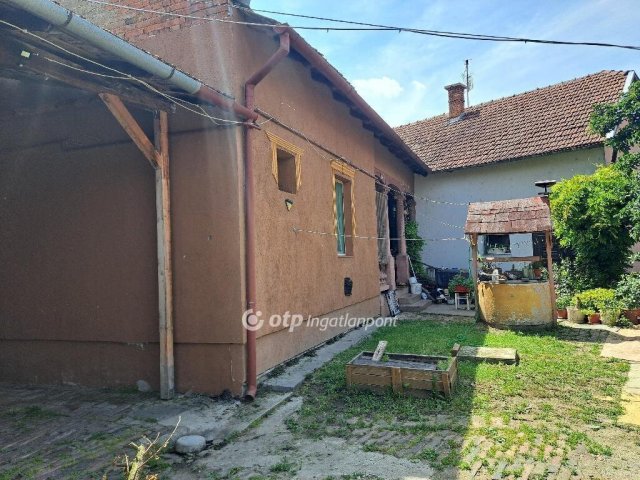 Eladó téglalakás, Békéscsabán 17.4 M Ft, 2 szobás