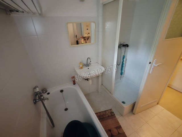 Eladó panellakás, Békéscsabán 29.9 M Ft, 1+1 szobás