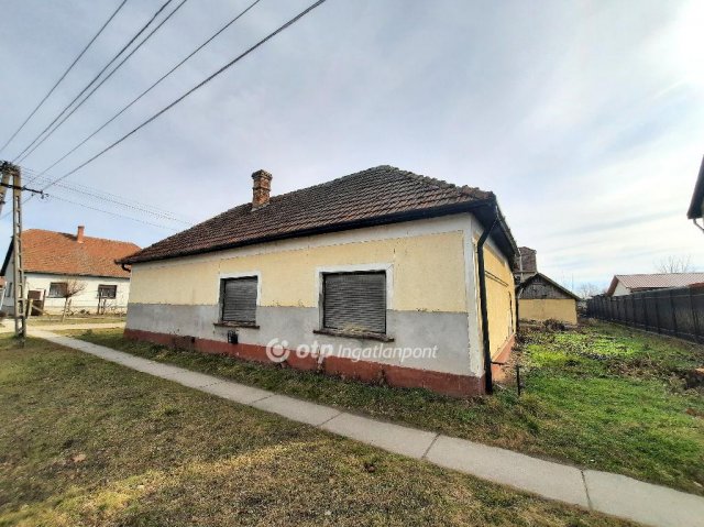 Eladó családi ház, Jászkarajenőn 4.99 M Ft, 3+1 szobás