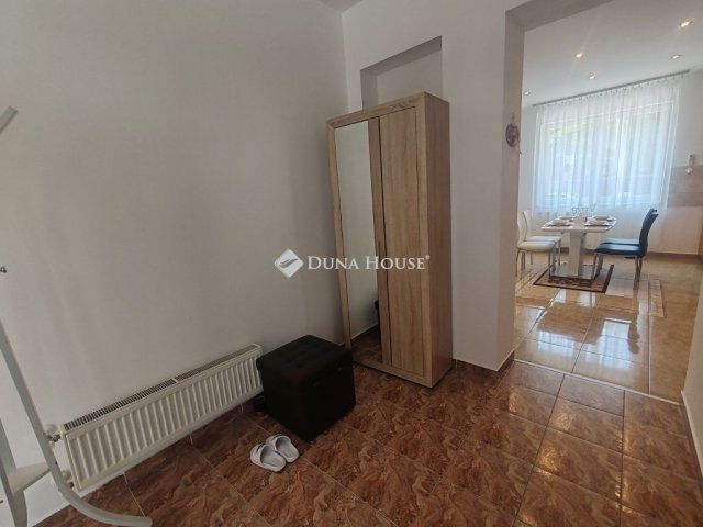 Eladó családi ház, Budapesten, XV. kerületben 198 M Ft, 4 szobás