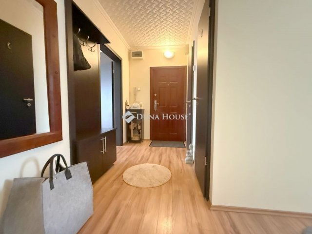 Eladó panellakás, Debrecenben 66.99 M Ft, 3 szobás