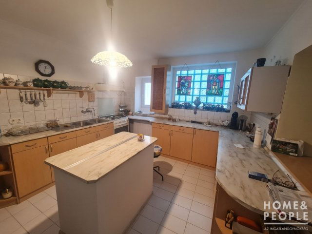 Eladó családi ház, Hódmezővásárhelyen 80 M Ft