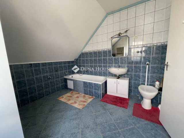 Kiadó családi ház, albérlet, Kecskeméten 180 E Ft / hó