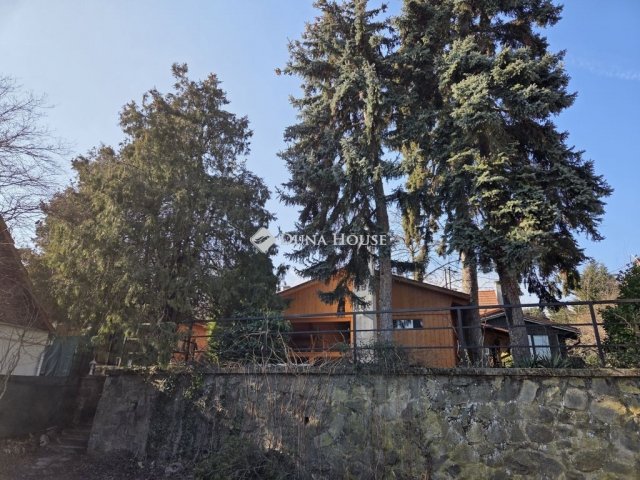 Eladó családi ház, Leányfaluban 159.9 M Ft, 3 szobás