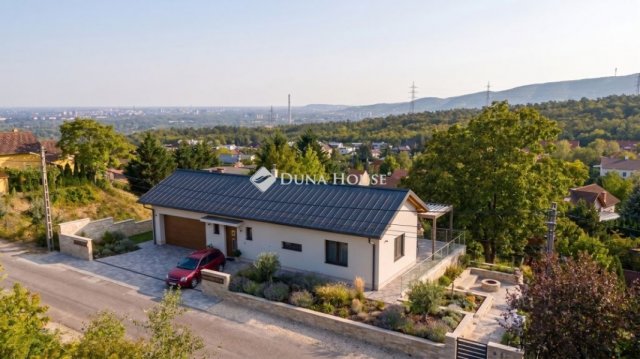 Eladó családi ház, Ürömön 300 M Ft, 6 szobás