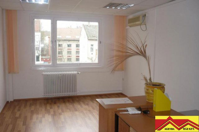 Kiadó iroda, Szegeden, Szilágyi utcában 50 E Ft / hó, 1 szobás