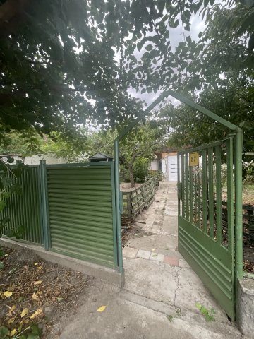 Eladó családi ház, Tiszaföldváron 8.5 M Ft, 2 szobás
