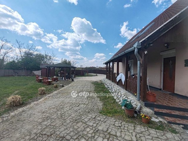 Eladó családi ház, Kőteleken 37.9 M Ft, 3+1 szobás