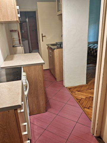 Kiadó téglalakás, albérlet, Pécsett 120 E Ft / hó, 2 szobás