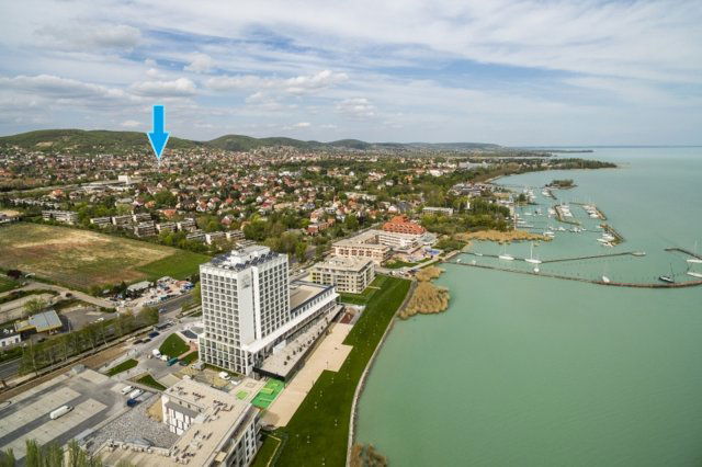 Eladó sorház, Balatonfüreden 64.9 M Ft, 2 szobás
