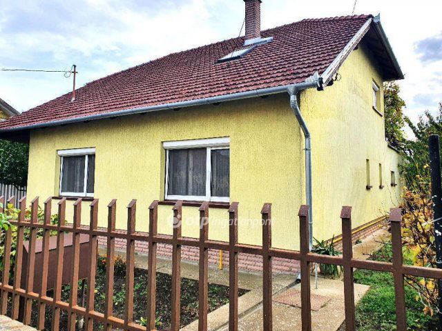Eladó családi ház, Érden 85 M Ft, 6 szobás