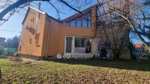 Eladó családi ház, Ürömön 176 M Ft, 5 szobás