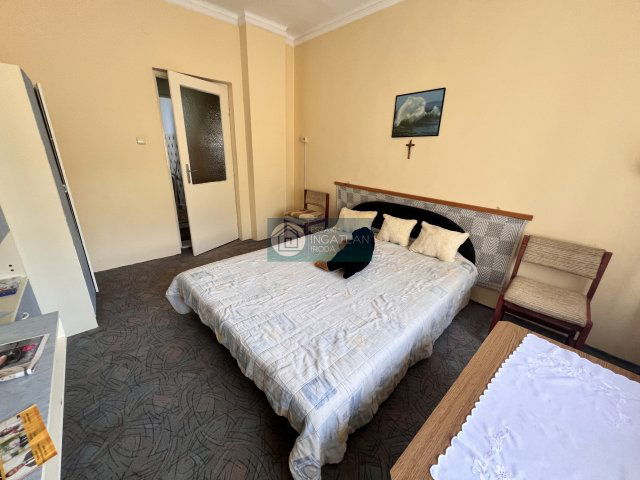 Eladó családi ház, Arlón 20 M Ft, 5 szobás