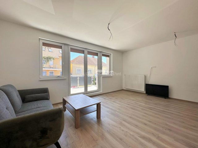 Eladó téglalakás, Szombathelyen 55 M Ft, 2 szobás